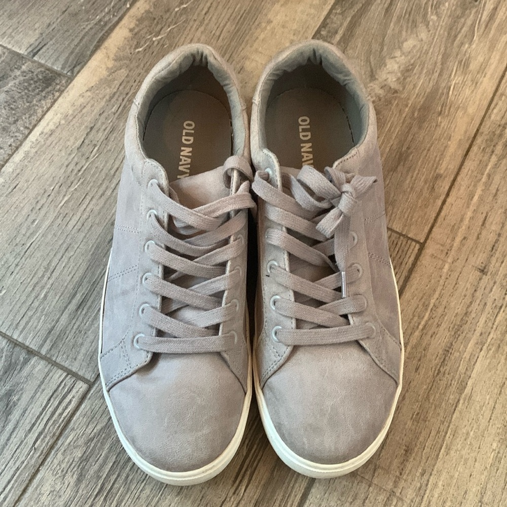 Old Navy Boys Lace Up shoes Size 9